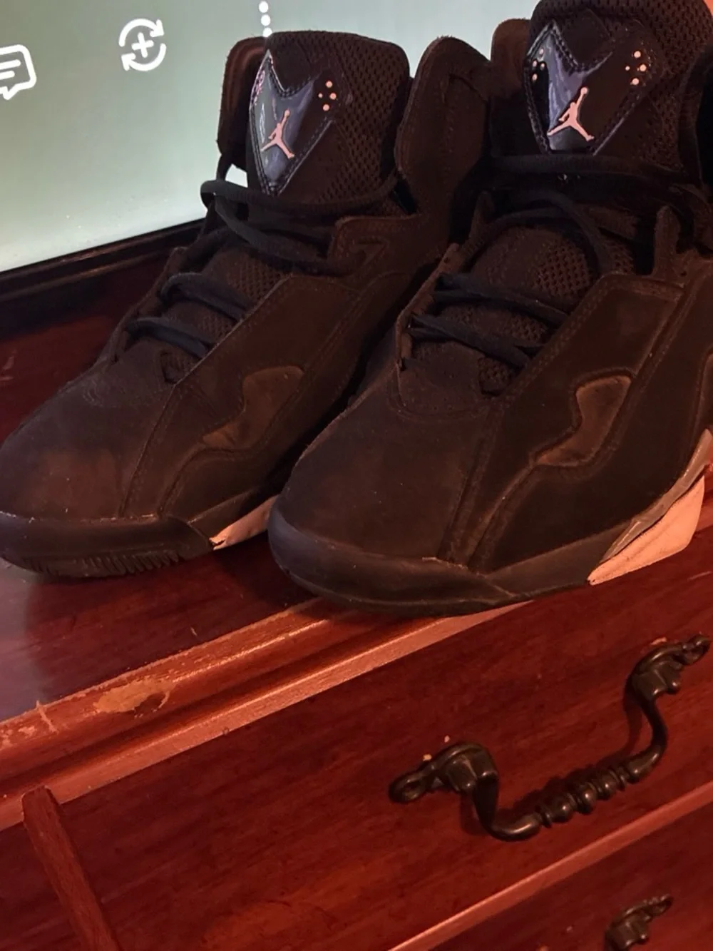 Black and white Jordan 7